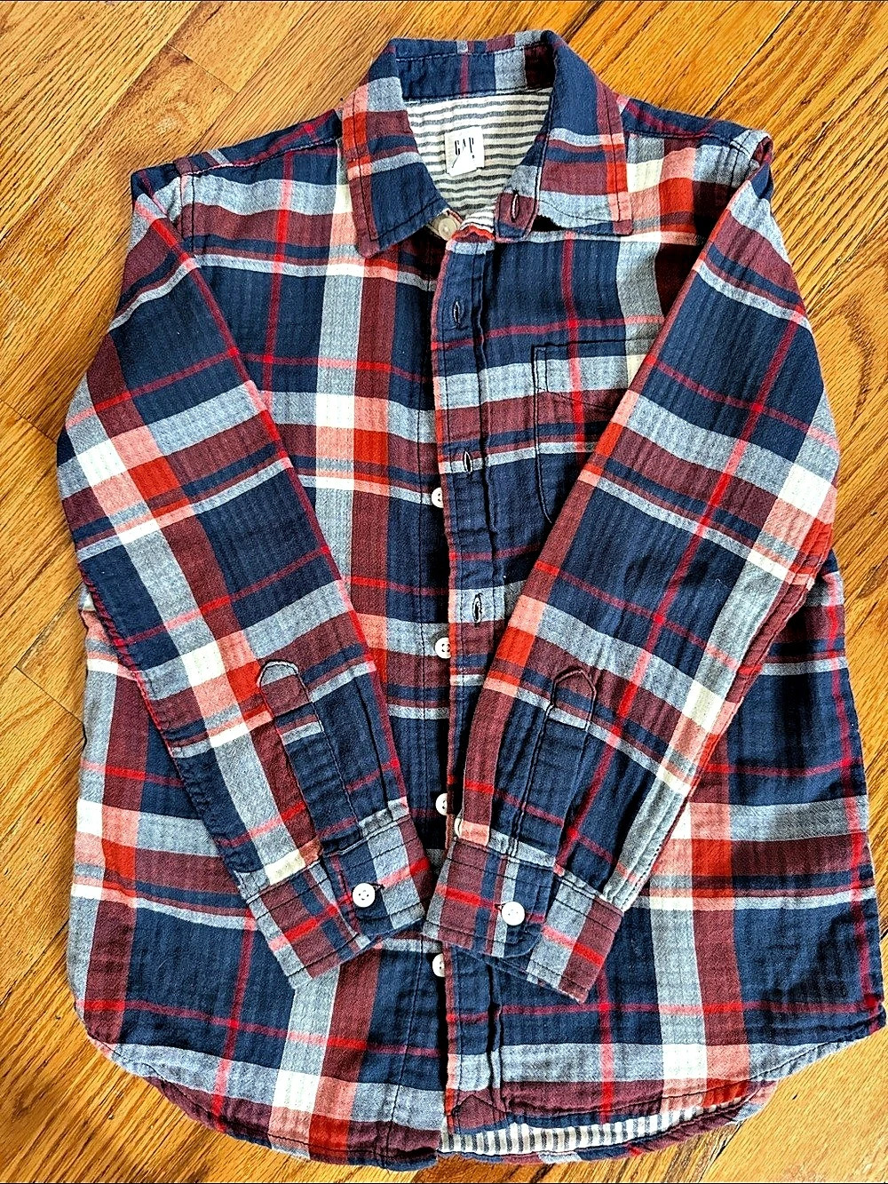 GAP Boys Plaid Button Down Shirt Size Medium (8)